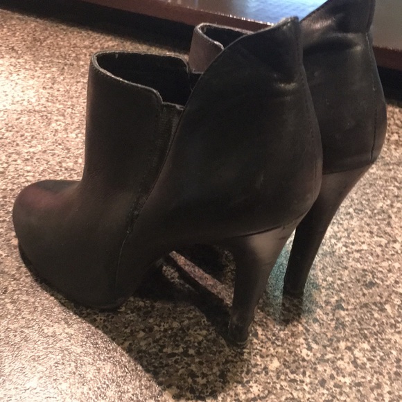 BCBGeneration Black booties - Picture 3 of 5